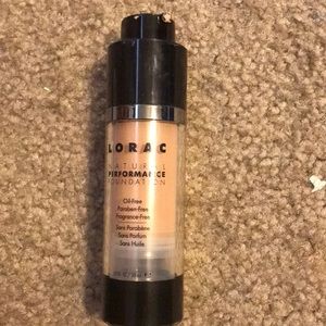 Lorac Natural performance foundation
